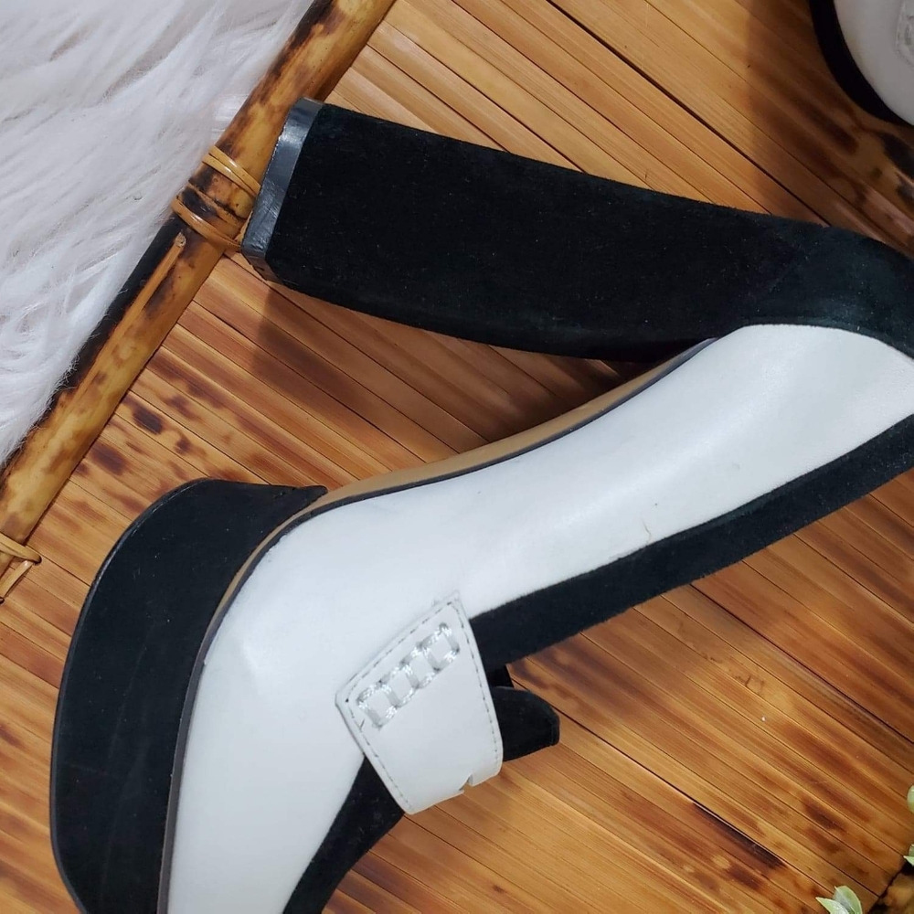 Shellys  London - Picture 10 of 13